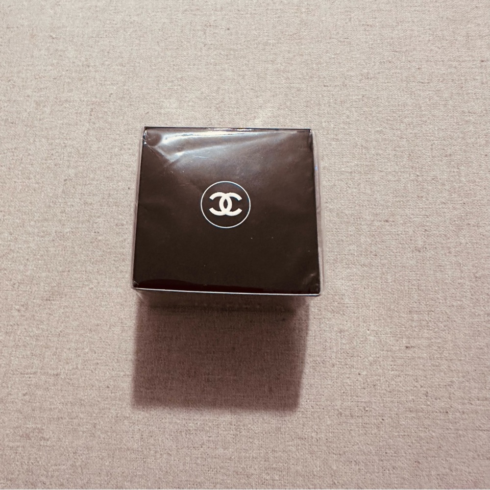 Chanel | Eye Cream | Firming Anti-Wrinkle Eye Cream - Picture 3 of 5